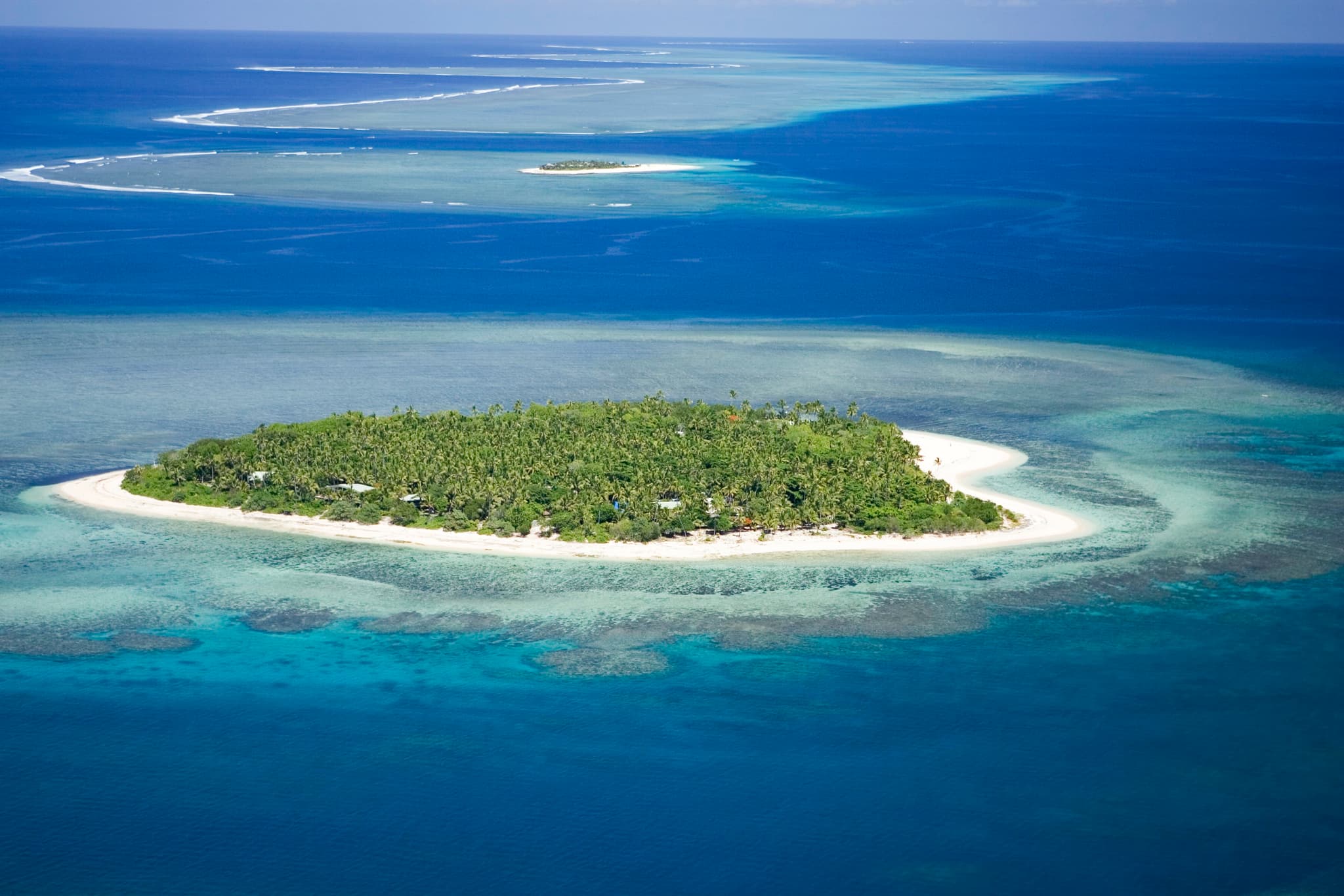 #7 Cloudbreak, Tavarua, Fiji — Top 10 Best Surf Spots in the World