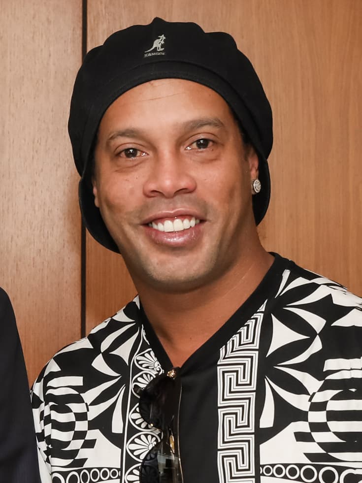 #5 Ronaldinho — Top 10 Greatest La Liga Players of All Time