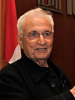 #4 Frank Gehry — Top 10 Most Innovative Architects of the 21st Century