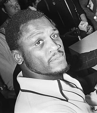 #3 Ali vs Frazier III — Thrilla in Manila (1975) — Top 10 Legendary Boxing Matches of All Time