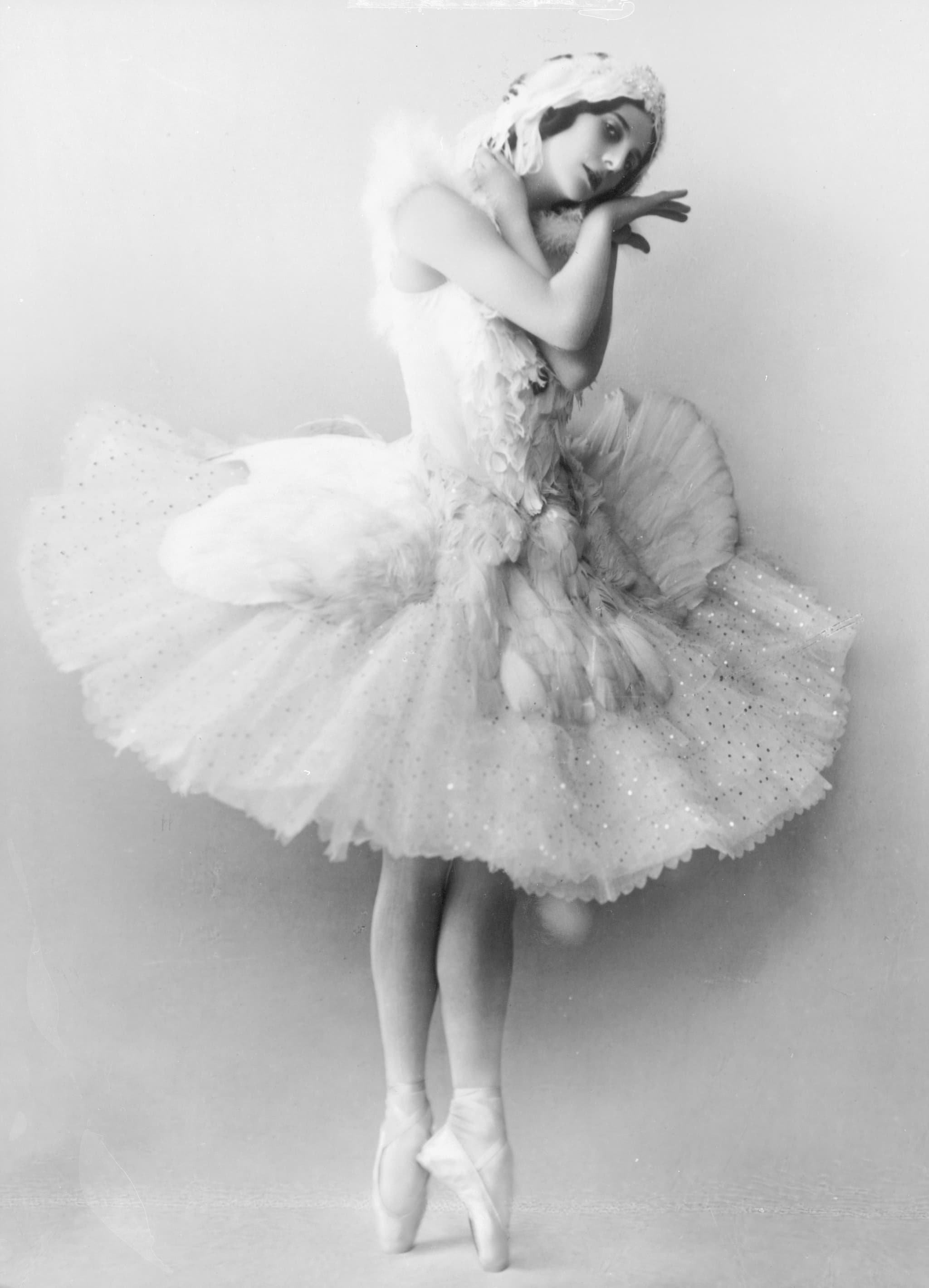 #3 Anna Pavlova — Top 10 Greatest Ballet Dancers of All Time