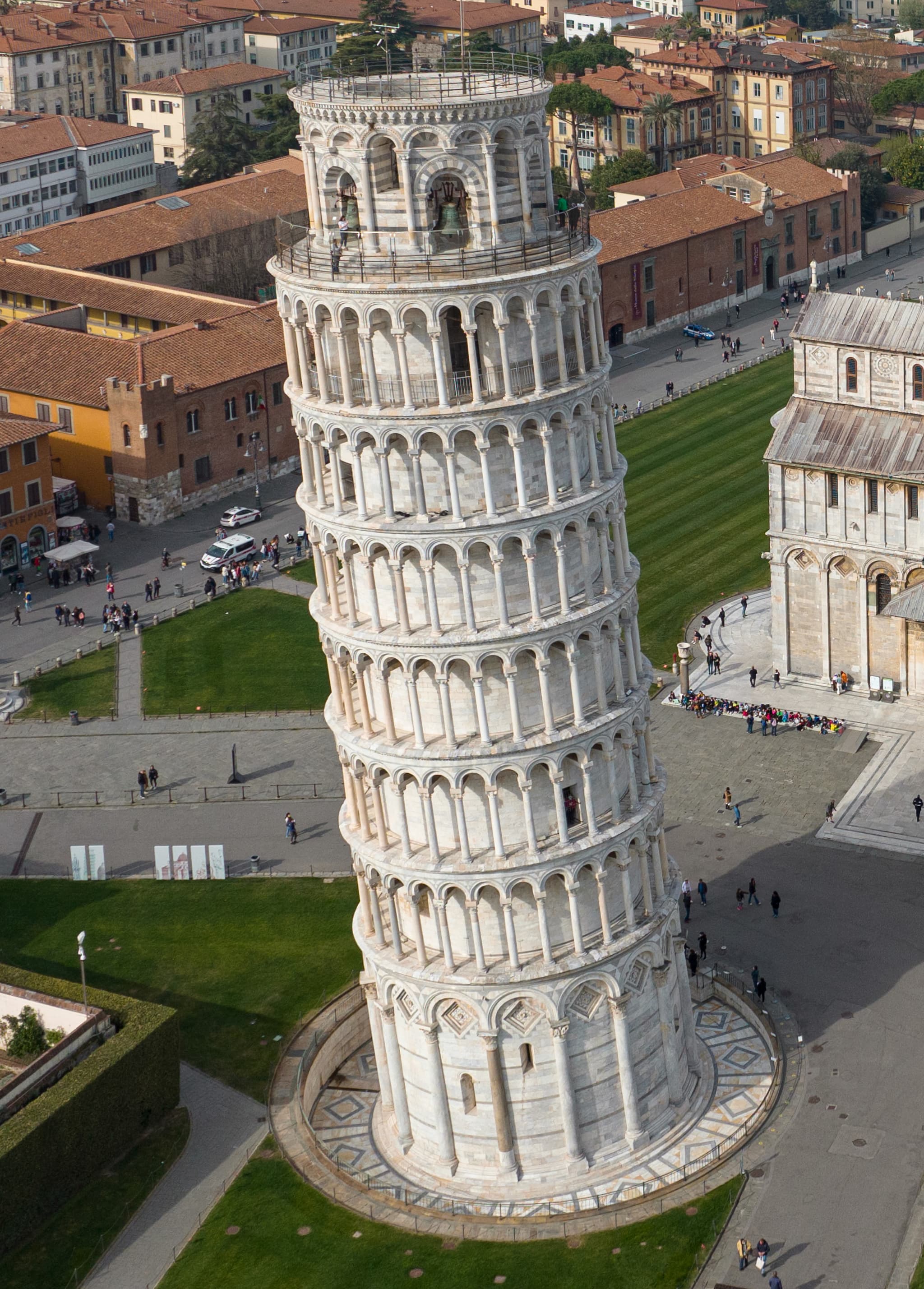 #4 The Leaning Tower of Pisa — Top 10 Most Overrated Tourist Destinations