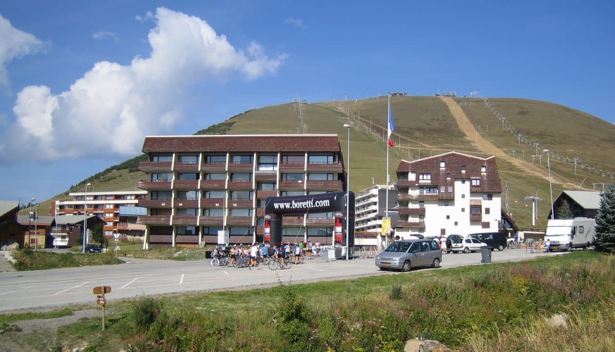 #5 Courchevel Altiport, France — Top 10 Scariest Airports in the World