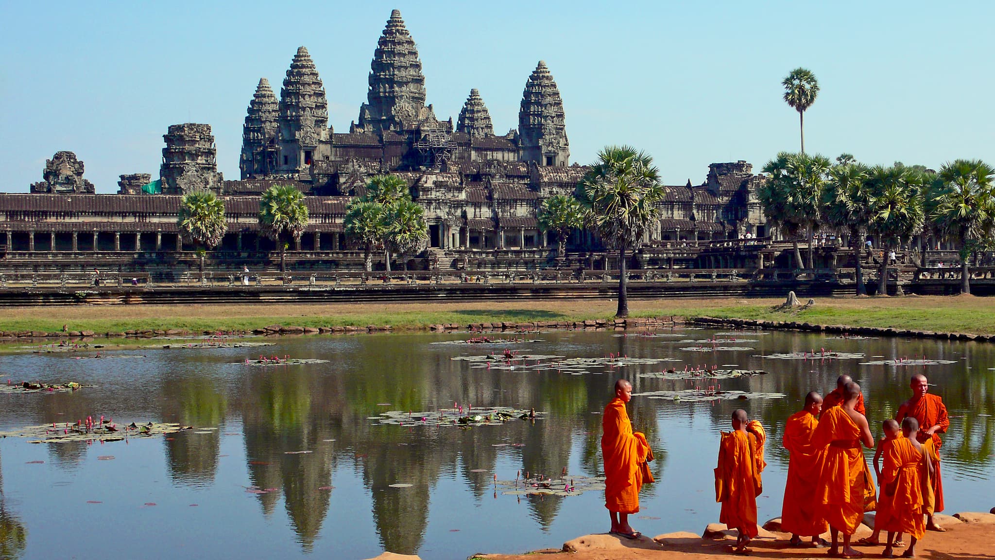 #2 Angkor Wat, Cambodia — Top 10 Most Crowded Tourist Attractions