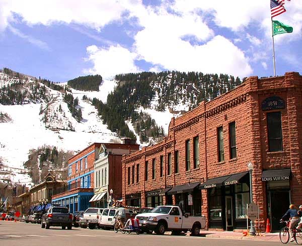 #9 Aspen, Colorado — Top 10 Best Ski Resorts Worldwide