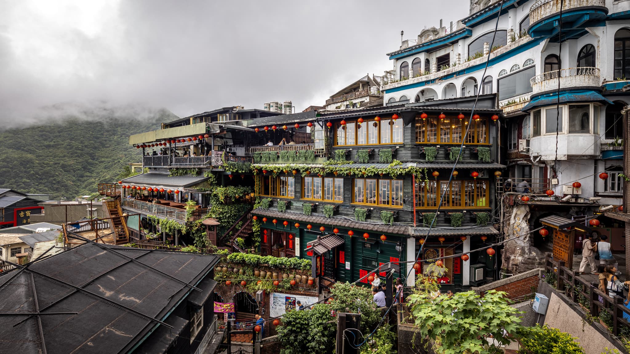 #6 Jiufen, Taiwan — Top 10 Most Photogenic Small Towns