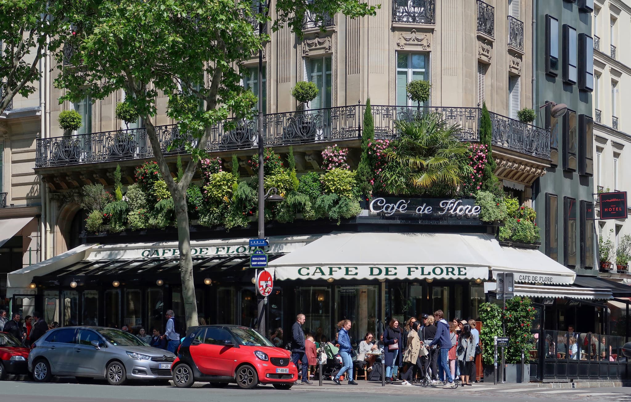 #5 Café de Flore — Top 10 Most Overrated Restaurants