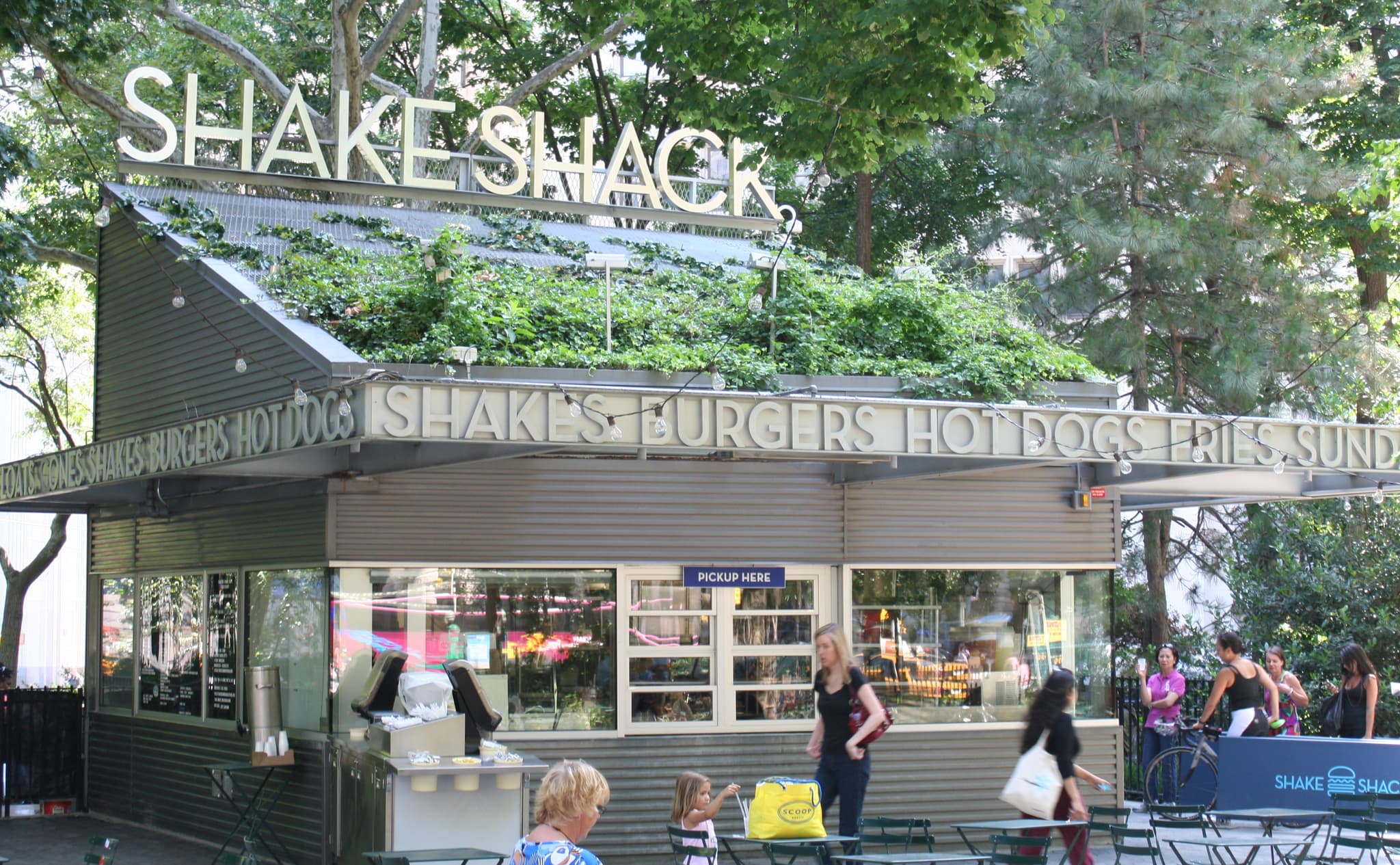 #5 Shake Shack — Top 10 Restaurant Chains in the US 2025, Ranked by Customer Satisfaction