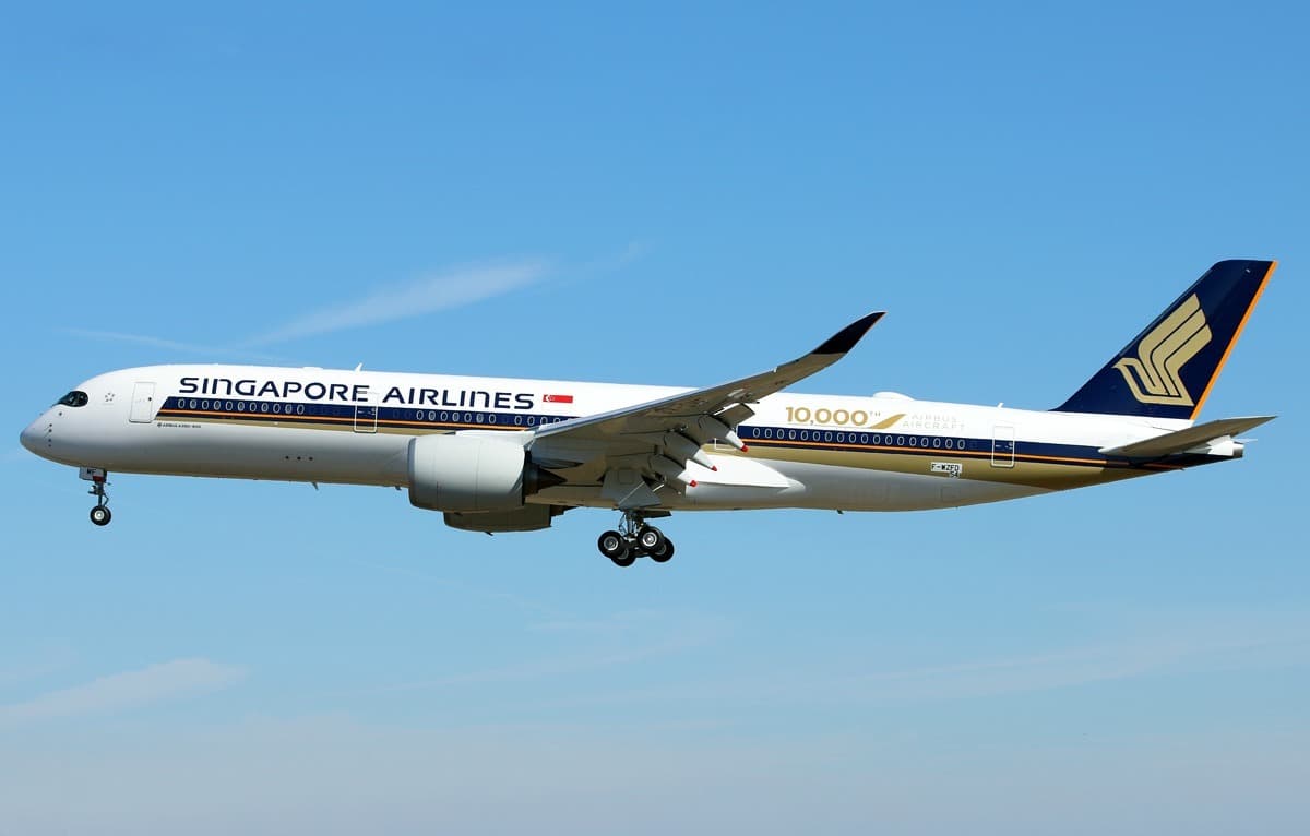 #8 Scoot (Singapore Airlines' LCC) — Top 10 Best Budget Airlines in the World 2025
