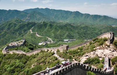 #4 Great Wall of China (Badaling) — Top 10 Most Crowded Tourist Attractions