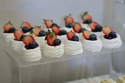 #9 Pavlova (Australia/New Zealand) — Top 10 Best Desserts Around the World