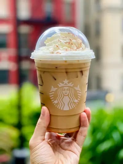 #2 Starbucks — Top 10 Best Fast Food Chains in the World