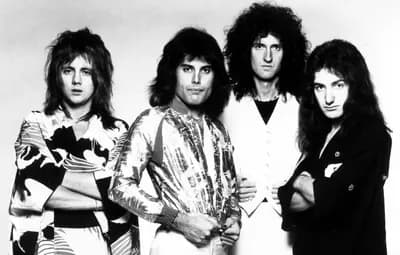 #1 Queen at Live Aid (1985) — Top 10 Most Iconic Concert Moments