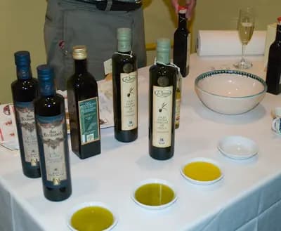 #1 Extra Virgin Olive Oil — Top 10 Best Anti-Inflammatory Foods
