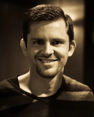 #6 The $100 Startup — Chris Guillebeau — Top 10 Best Entrepreneurship Books
