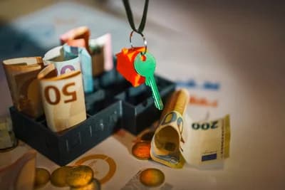 #4 Realty Income (O) — Top 10 Best Dividend Stocks
