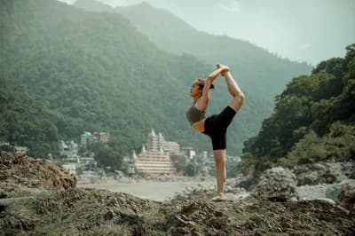#1 Parmarth Niketan Ashram — Top 10 Yoga Retreats in India 2026
