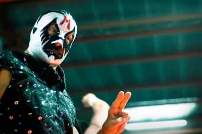 #3 Mil Máscaras — Top 10 Lucha Libre Legends