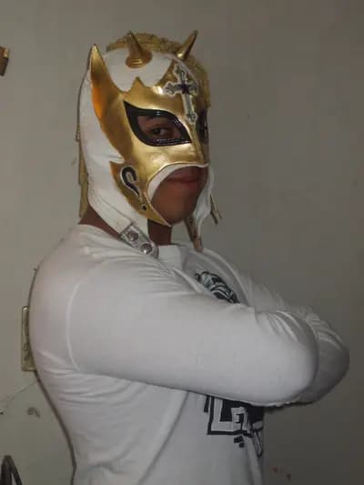 #9 Dos Caras — Top 10 Lucha Libre Legends