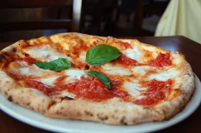 #1 Pizza Margherita — Top 10 Foods to Eat in Naples in 2026