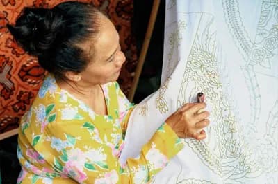 #1 Batik Fabric — Top 10 Indonesian Souvenirs in 2026