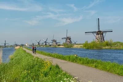 #4 Kinderdijk Windmill Route — Top 10 Cycling Routes in the Netherlands in 2026