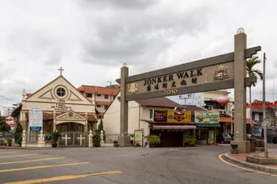 #1 Jonker Walk Night Market, Malacca — Top 10 Malaysian Night Markets (Pasar Malam) in 2026