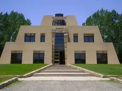 #1 Catena Zapata Malbec Argentino — Top 10 Argentine Wines & Wineries in 2026