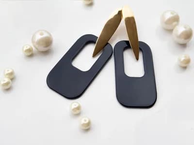 #9 AVOID: Jewellery (Minimal Real Savings) — Top 10 Best Black Friday Deal Categories in 2025