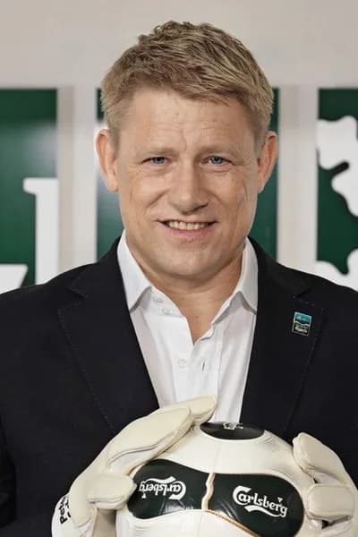 #2 Peter Schmeichel — Top 10 Greatest Goalkeepers in Football History