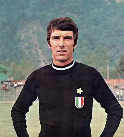 #8 Dino Zoff — Top 10 Greatest Goalkeepers in Football History