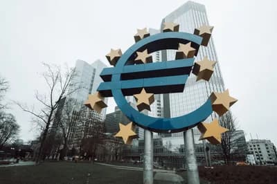 #2 Euro Launch (1999) — Top 10 ECB Policy Milestones That Shaped the Euro