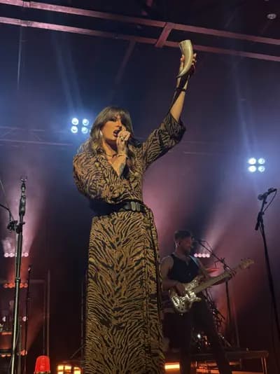 #1 Choosin Texas - Ella Langley — Top 10 Apple Music Songs: May 13–19, 2026